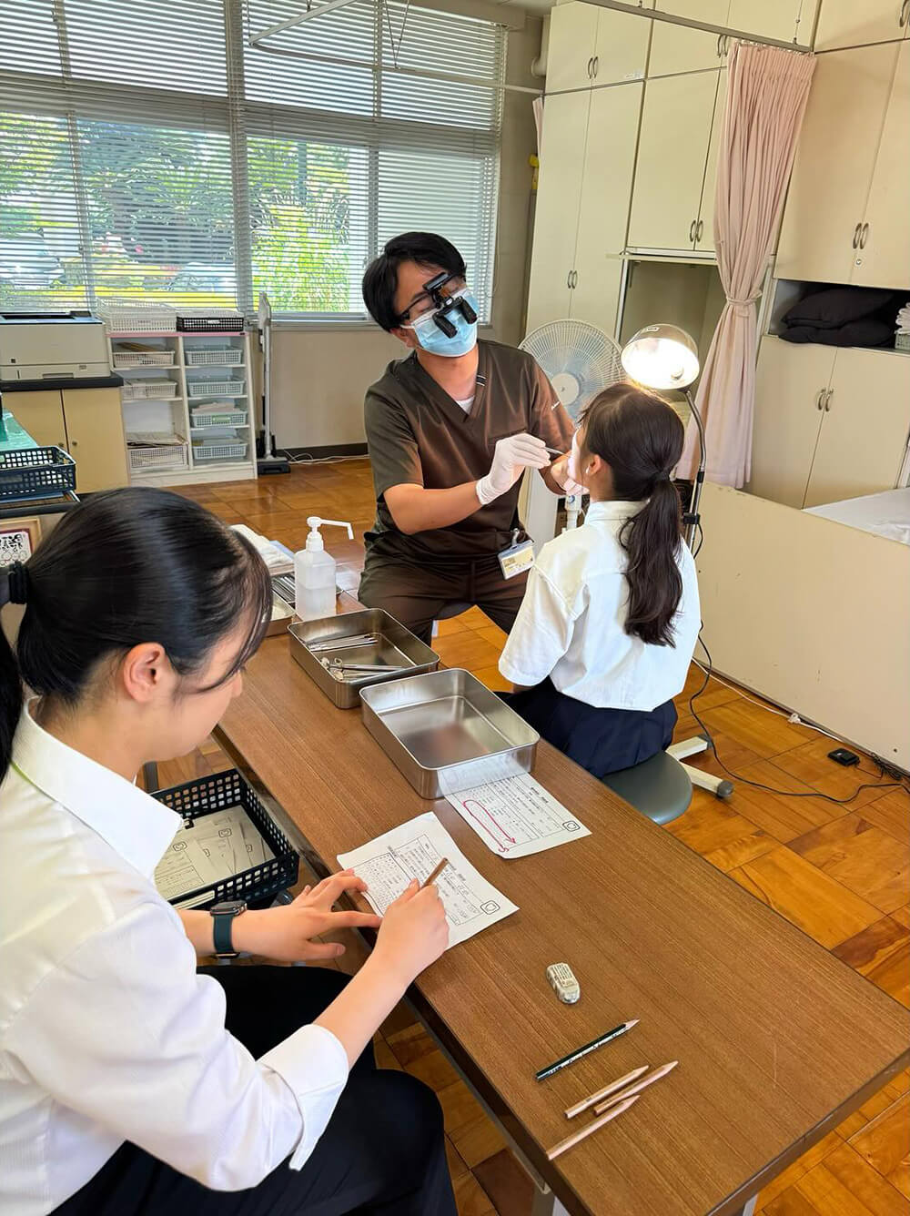 6月26日の学校歯科検診の様子02
